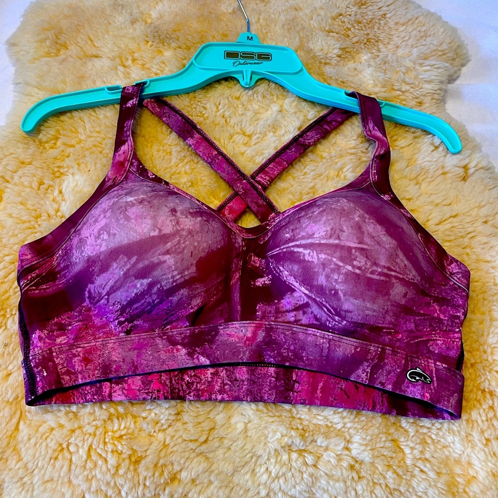 DSG sports bra uv 30 protection Realtree aspect in cranberry